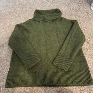 Banana Republic Forest Green Turtleneck Sweater